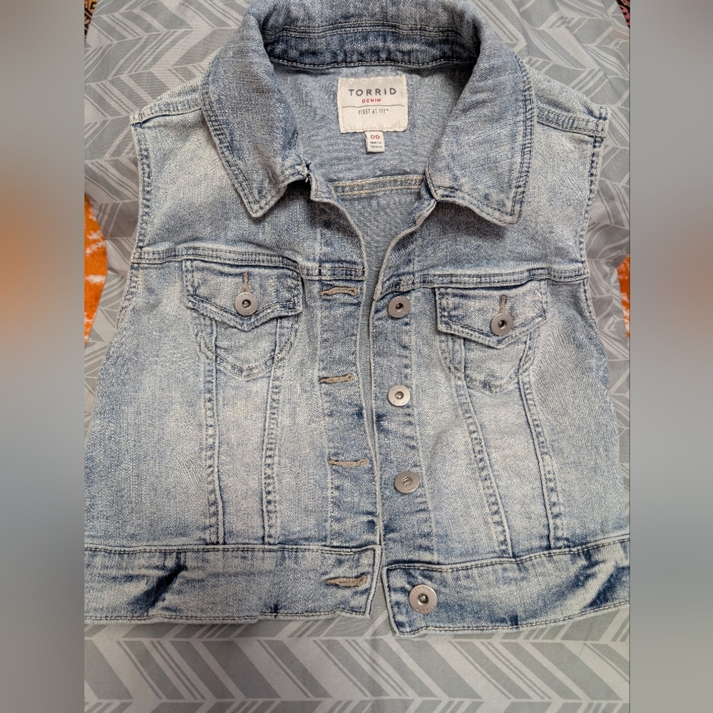 Torrid Light Blue Cropped Denim Vest
